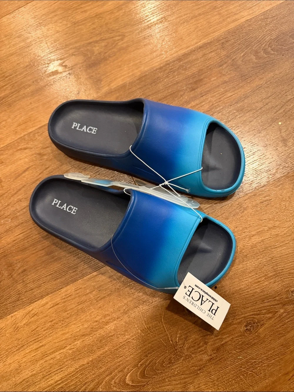 size 5 The Children's Place Blue Ombre Slide Sandals